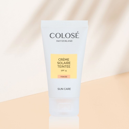 SÄVYTTÄVÄ AURINKOSUOJAVOIDE SK 15 FONCÉE